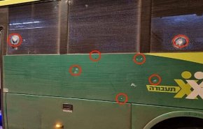 حمله به اتوبوس شهرک نشینان صهیونیست در کرانه باختری 