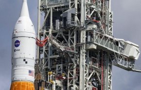 ثاني إخفاق لناسا في إطلاق صاروخها إلى القمر 