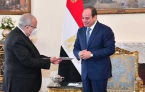 السيسي يتسلم دعوة حضور القمة العربية في الجزائر
