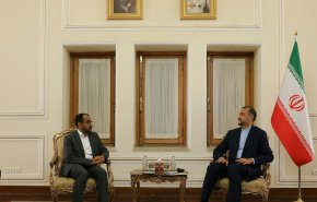 شاهد/وزير الخارجية الايراني يستقبل رئيس الوفد الوطني اليمني المفاوض