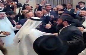 شاهد بالفيديو.. حاخام اسرائيلي يعقد حفل زفافه في الإمارات