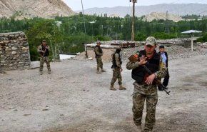 قرغيزستان وطاجيكستان تدعوان قوات بلديهما للـ'انسحاب' بعد مواجهات حدودية