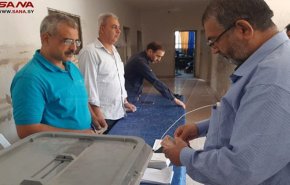 تصاویری از مشارکت اهالی دوما سوریه در انتخابات شوراهای محلی