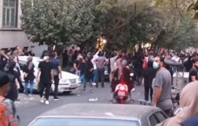 تجمع در خیابان حجاب تهران با موضوع درگذشت مهسا امینی