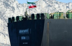 سفن الفيول الإيراني جاهزة خلال أيام للإبحار إلى لبنان.. 