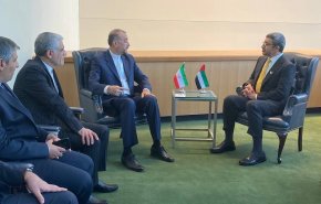 محادثات بين وزيري الخارجية الايراني والاماراتي حول تطوير العلاقات الثنائية


