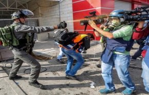 منتدى الإعلاميين يدين اعتداءات الاحتلال على الصحفيين في القدس 