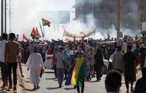 مظاهرات جديدة في السودان والأمن يواجهها بقنابل الغاز