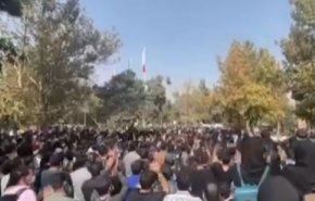 مظاهرات طلابية سلمية في عدد من الجامعات الايرانية 