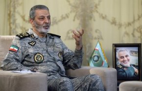 فرمانده کل ارتش: فرماندهی کل انتظامی کشور همواره منشأ خدمات برای ایران بوده است