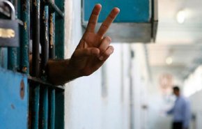30 معتقلا إداريا يواصلون إضرابهم المفتوح عن الطعام
