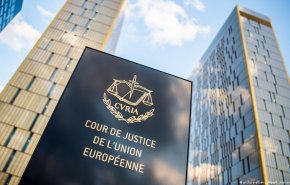 محكمة أوروبية تحظر ارتداء الحجاب في العمل