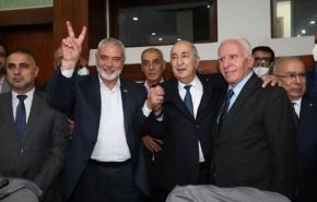 الفصائل الفلسطينية توقع إعلان الجزائر بشأن المصالحة