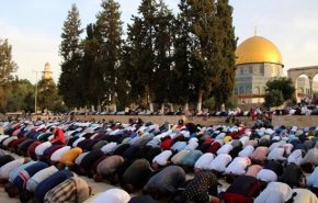  40 ألف فلسطيني يؤدون صلاة الجمعة بالمسجد الاقصى المبارك