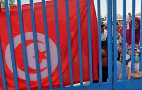 تجدد الاحتجاجات الليلية بعدد من أحياء العاصمة التونسية ومدينة بنزرت