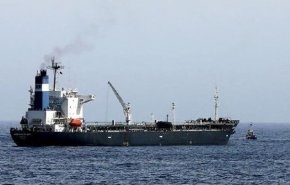تحالف العدوان يحتجز سفينة بنزين يمنية