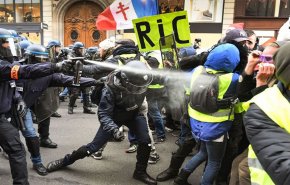 احتجاجات فرنسا محط أنظار النشطاء العرب... فماذا قالوا؟
