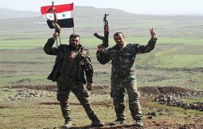 الجيش والقوات الرديفة يكثفون عملياتهم البرية بين حماة وحمص ودير الزور