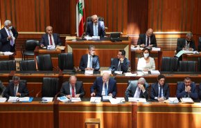 برلمان لبنان يقر تعديلات على قانون المصارف طالب بها صندوق النقد
