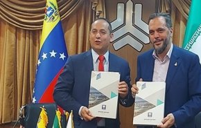 فنزويلا مركز لتصدير السيارات الإيرانية
