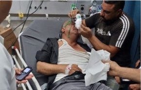 إصابة  رئيس هيئة مقاومة الجدار والاستيطان جراء اعتداء الاحتلال (فيديو)