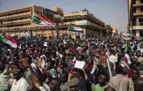 کشته شدن یک سودانی در تظاهرات اولین سالگرد کودتای نظامیان