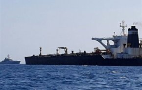 توقیف نفتکش خارجی حامل ۱۱ میلیون لیتر سوخت قاچاق توسط سپاه در خلیج فارس + فیلم