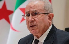 وزير الخارجية الجزائري: تفادينا الخلافات ولا قلق بشأن تغيب قادة عرب عن القمة