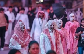بالفيديو.. أقوى قصف لعشاق الهالوين في السعودية!