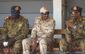 شاهد.. قادة الجيش السوداني ومسودة دستور نقابة المحامين