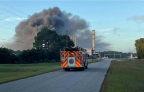 حريق ضخم يلتهم مصنعا للكيماويات في ولاية جورجيا الأمريكية 