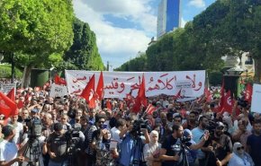 تونسی‌ها در خیابان: متحد بن‌سلمان برود
