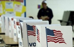 الناخبون يتوجهون لمراكز الاقتراع للتصويت في الانتخابات النصفية