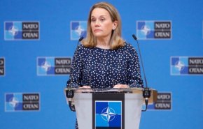 سفيرة أمركيا لدى الناتو تكشف عن دعم بدء محادثات السلام بشأن أوكرانيا