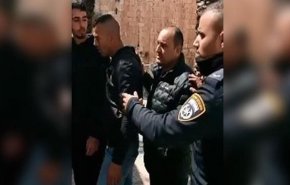 قوات الاحتلال تعتقل 3 فلسطينيين في القدس المحتلة