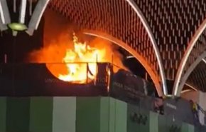 شاهد..إخماد حريق في مطار بغداد الدولي.. والطيران المدني: الرحلات لم تتأثر