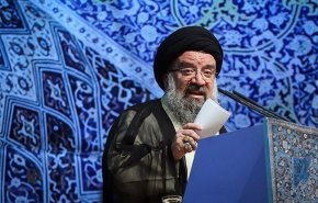 خطيب جمعة طهران يؤكد على ضرورة معاقبة مثيري الشغب 