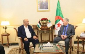 وفد من 'حماس' يلتقي رئيس مجلس الأمة الجزائري
