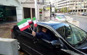 حرکت کاروان شادی ایرانیان در خیابان های دمشق 