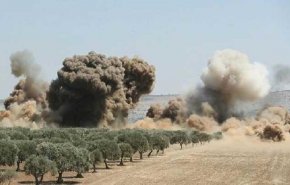 القرى الحدودية السورية تتعرّض لقصف جوي ومدفعي تركي مكثّف  