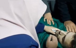 فیلمی از وداع جانسوز پدر و مادر دو شهید فلسطینی در رام الله