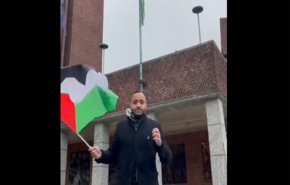 بالفيديو.. نائب عمدة مدينة أوروبي يحتفي برفع علم فلسطين