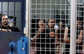 أسرى سجن 'عوفر' الصهيوني يتخذون خطوات نضالية جديدة