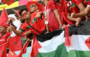 شاهد..مشجعون مغاربة يهتفون لفلسطين بعد تأهل منتخبهم 