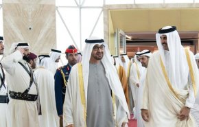 رئیس امارات در یک سفر رسمی وارد قطر شد
