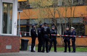 الشرطة الألمانية: مسلح يقتل امرأة بمحطة إذاعية ويحتجز رهائن بمركز تجارى بدريسدن