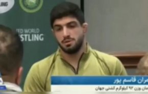 جام جهانی کشتی آزاد؛ واکنش دو کشتی‌گیر ایرانی به سؤال شیطنت آمیز رسانه آمریکایی VOA+ ویدیو
