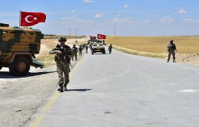 الجيش التركي والمجموعات المسلحة يقصفون قرى في ريف الرقة