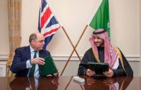 السعودية وبريطانيا توقعان اتفاقية عسكرية