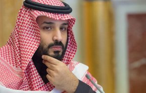 ناشط سعودي: 'إبن سلمان' يريد إنتاج جيل مسخ، بعيد عن دينه وأعراف مجتمعه
